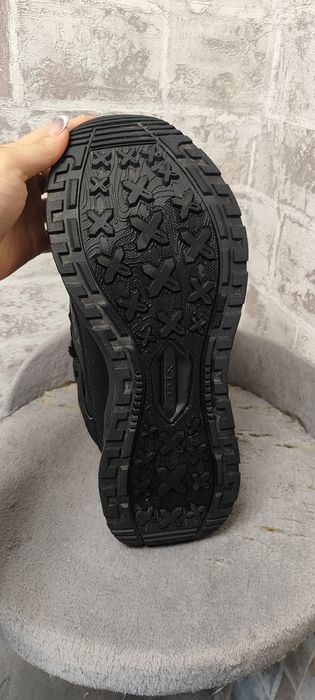 Продам кроссовки x-tep