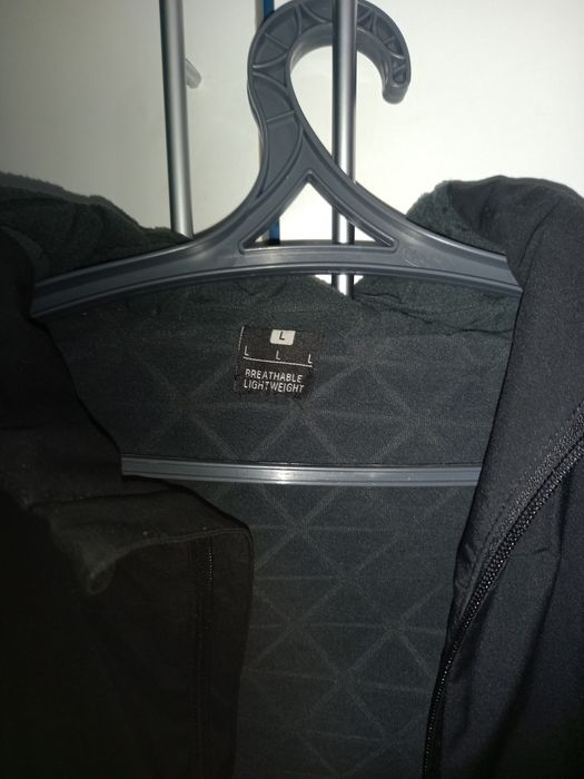 Продам ветровку фирма Under Armour