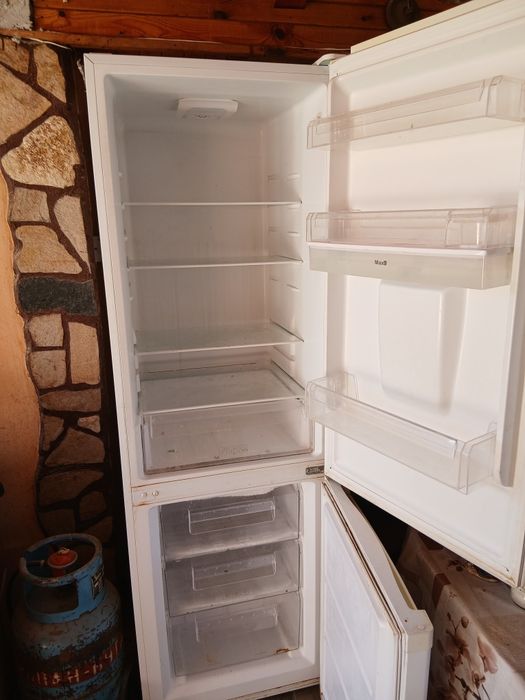 Хладилник  с фризер crown