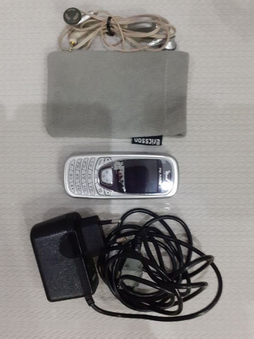 Продаю сотовый телефон  LG