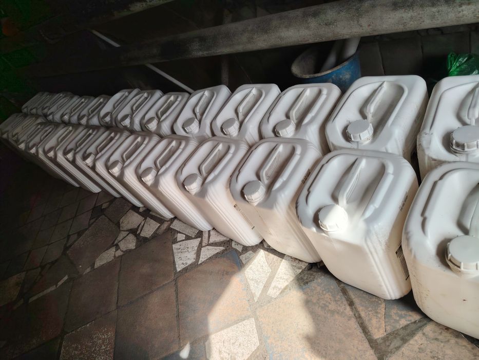 Продам канистры 20.