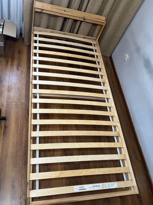 Односпальная кровать IKEA