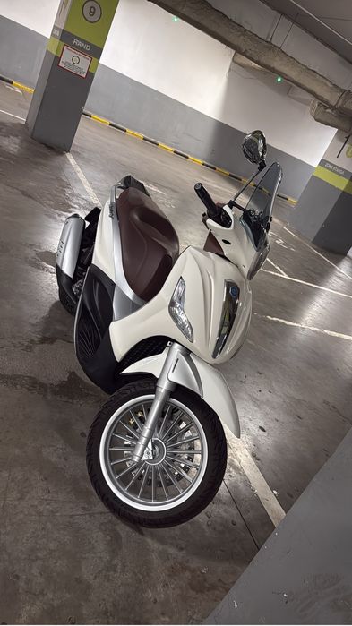 Piaggio Beverly 300i  5500km