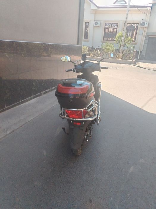 Продаю электро скутер