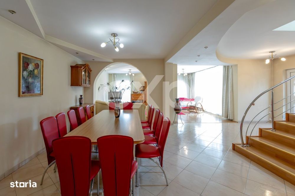 Casa/vila de vanzare cu teren generos 3659 mp si 3 constructii, Sarata
