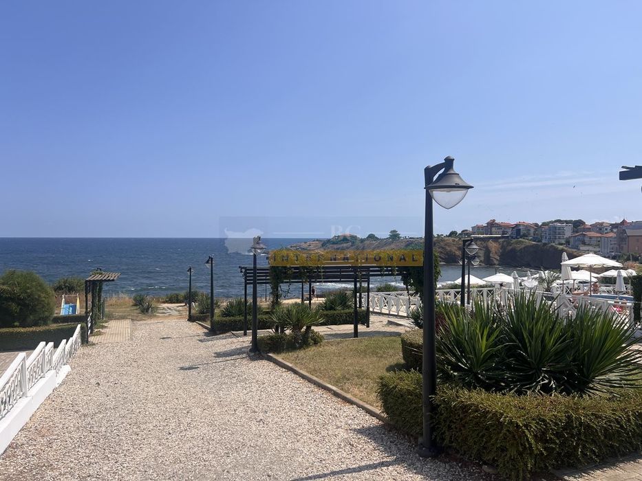 Продава се Едностаен апартамент в Ахтопол - 45 кв.м за 889 €/кв.м - Снимка #12