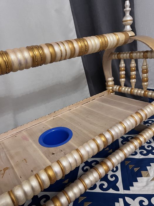 Бесік (Бесик, колыбель)