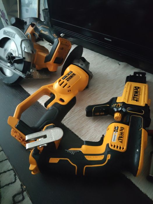 Scule Dewalt .18 v.