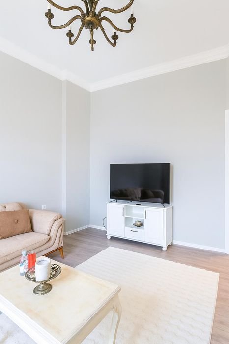 Тристаен апартамент под наем в Център