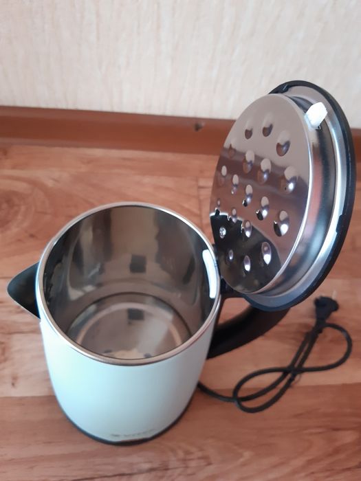 Чайник новый продам