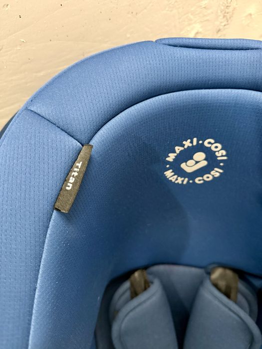 Столче за кола Maxi Cosi Titan 9-36 kg ISOFIX Blue or Red