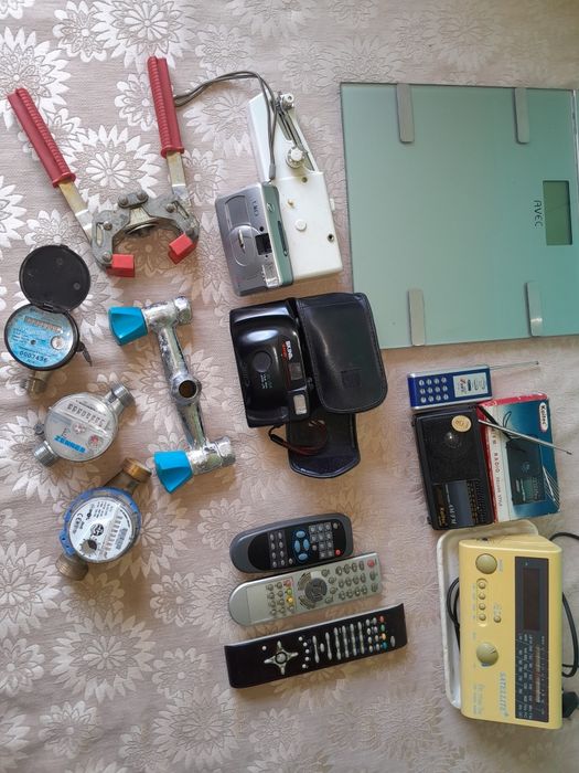 Стъклена  ретро  маса  и мн.други