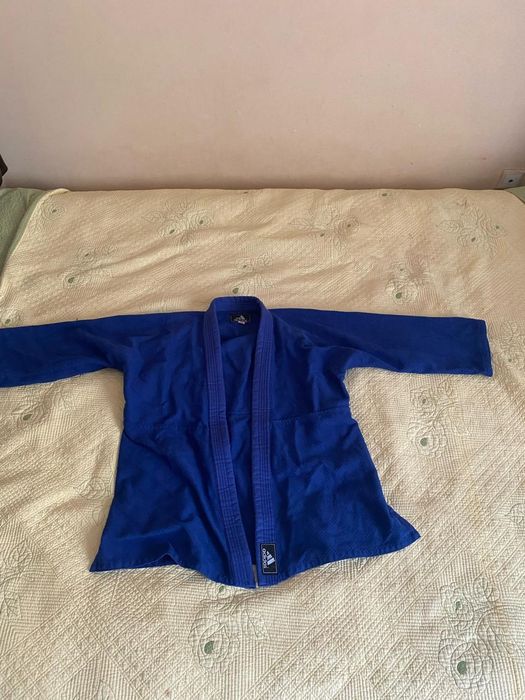 Кимано  размер на 170 см ,б/у