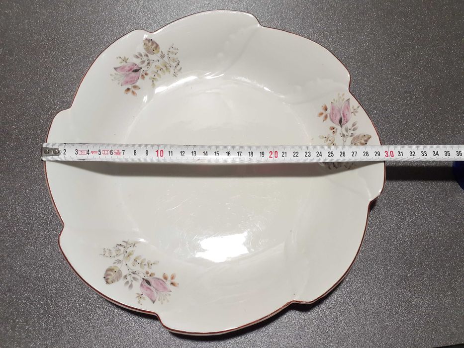 Плато.29,5см.Красиво.За ордьоври от 70-те.