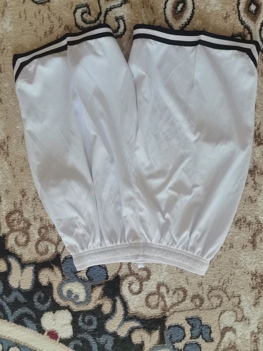 Продам новые шорты Nike