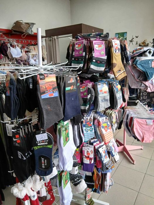 Стока за 18000 с оборудване за магазин