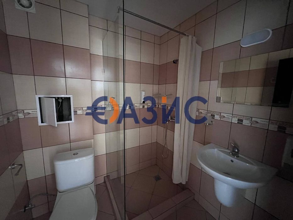 Продава се Двустаен апартамент в к.к. Слънчев бряг - 66 кв.м за 587 €/кв.м - Снимка #14