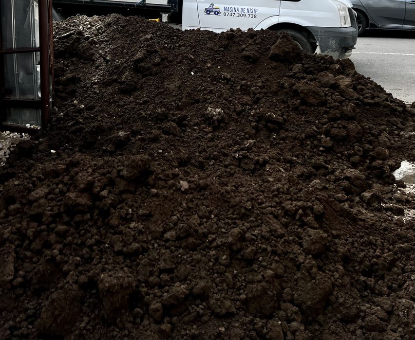 Pământ negru vegetal pentru pomi flori si gradina