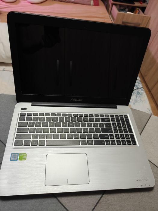 Laptop Asus X56UV