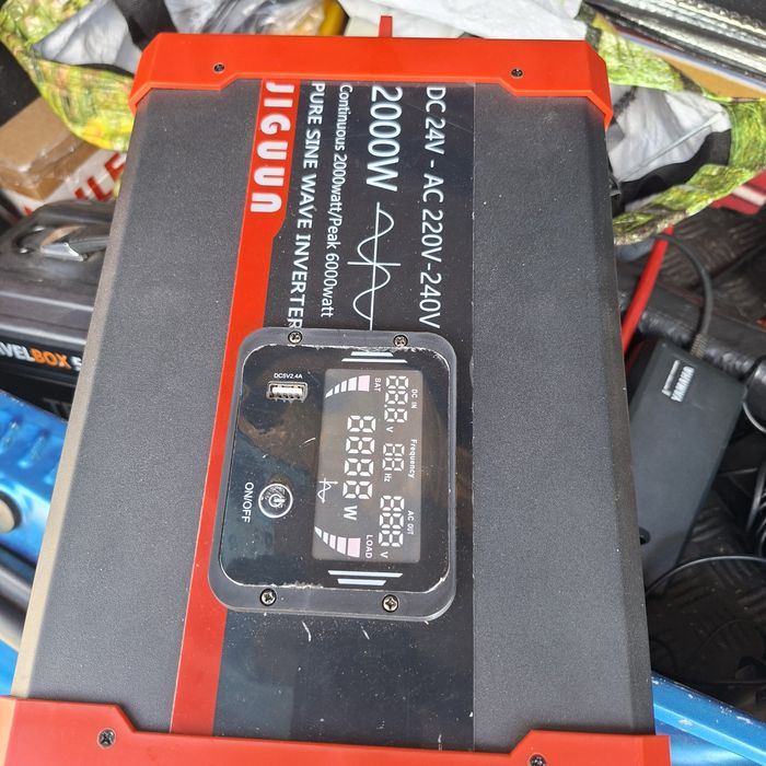 Invertor curent 24v la 230v 2000w