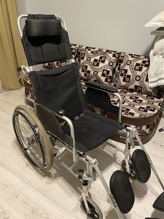 Продам инвалидную коляску