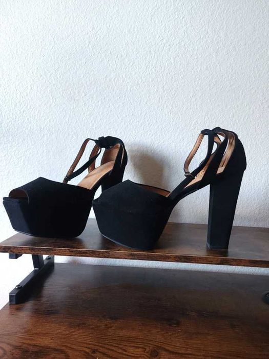Jeffrey Campbell сандали висок ток