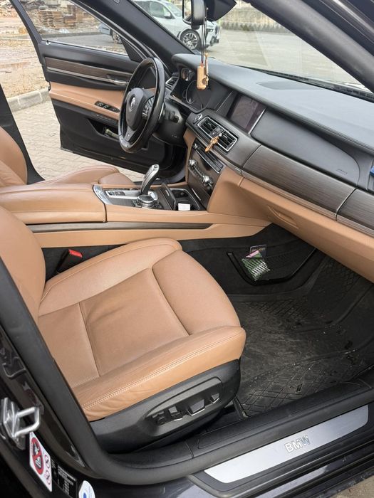 БМв 740L xdrive m