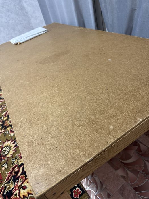 Стол кухонный деревянный