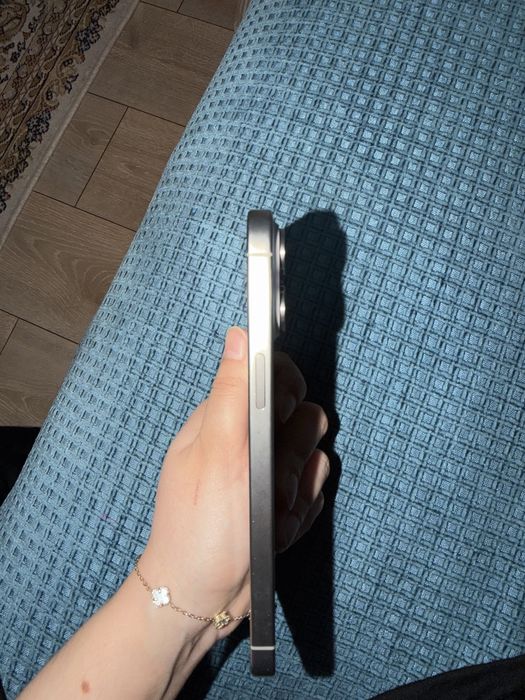 Продам iphone 15 pro max 256