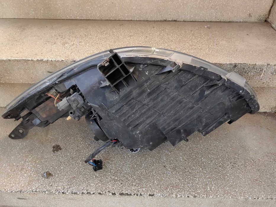 Фар Mazda 2 десен / Фар Мазда 2 Оригинален