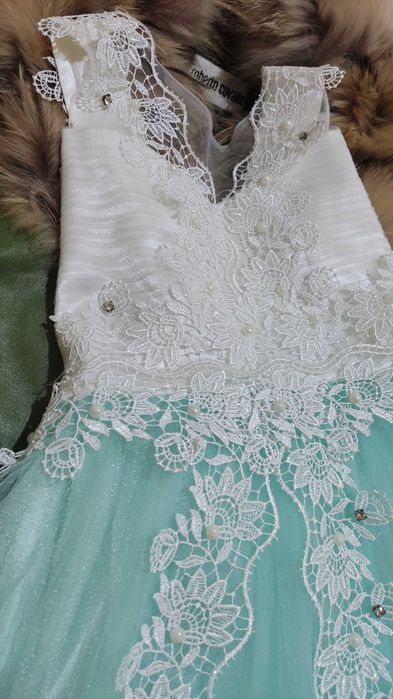 Продам платье для девочек