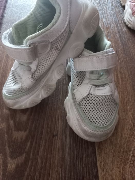 Кроссовки для девочек