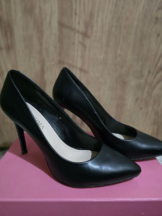 Продам туфли по низкой цене!!