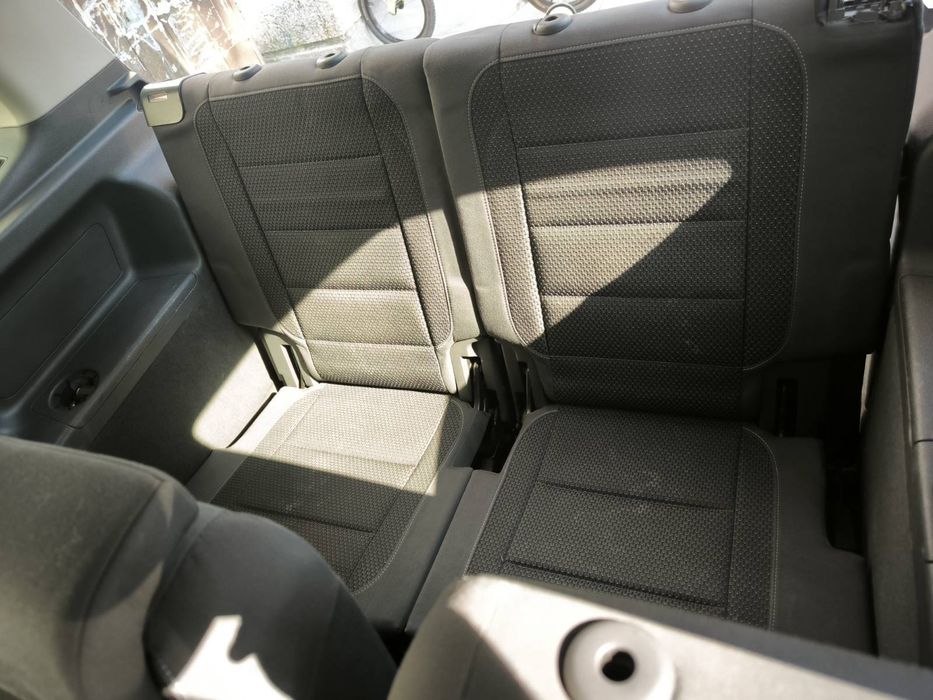 Автомобил VW touran