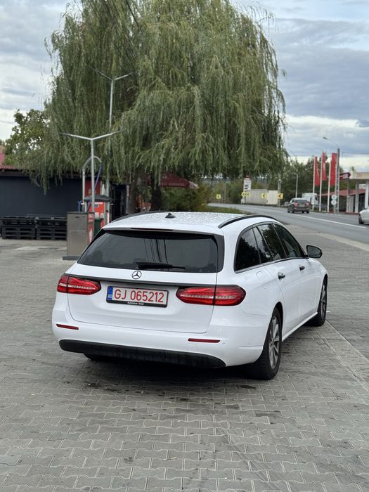 Mercedes E200 2020 schimb cu semiremorca mega prelata