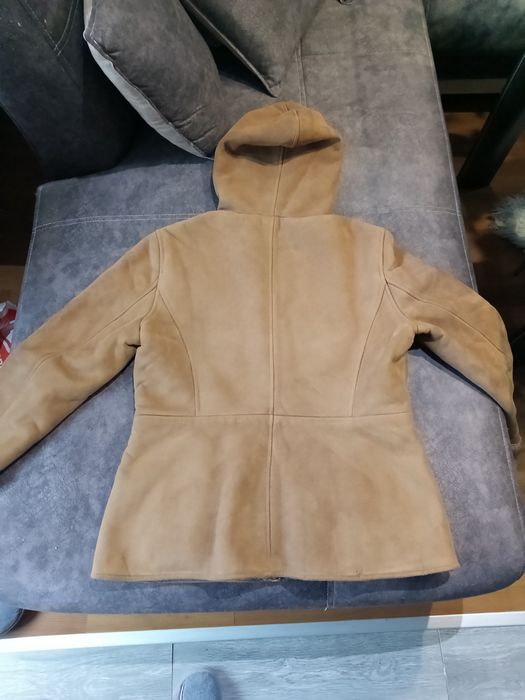 Продавам дамски кожух