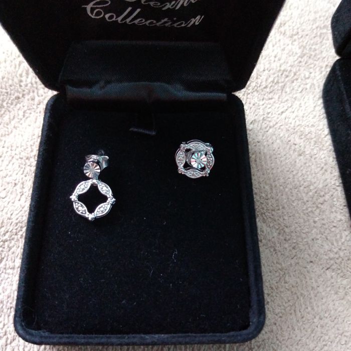 Сребърни обици и пръстен с диаманти