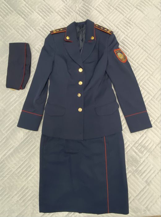 Продам женскую одежду б/у можно перешить в ателье