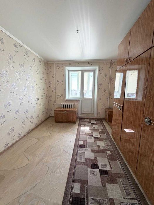 Продаётся 3-комн. квартира, микрорайон Строитель
