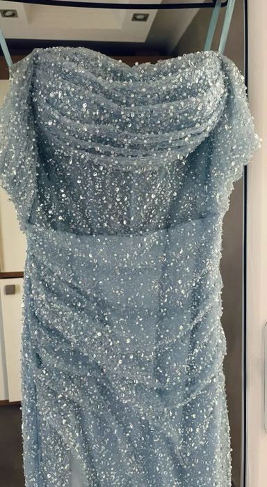 Официална рокля с цепка