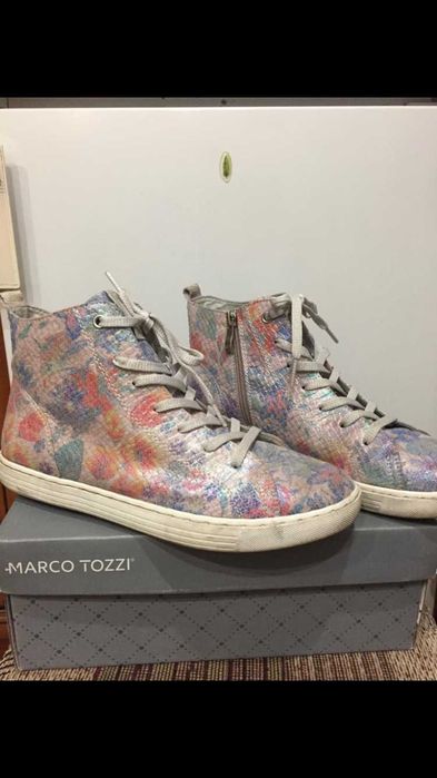 продам одежду на девочку