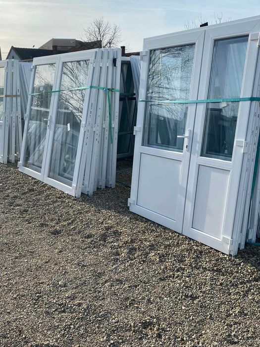 Usi termopan noi cu panel si sticla