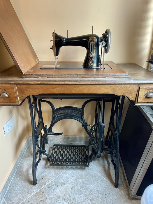 Masina de cusut Singer