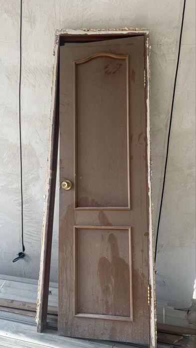 Продам дверь  60 размер