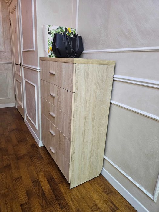 Комод кремовый на 5 выдвижных ящиков в отличном состоянии