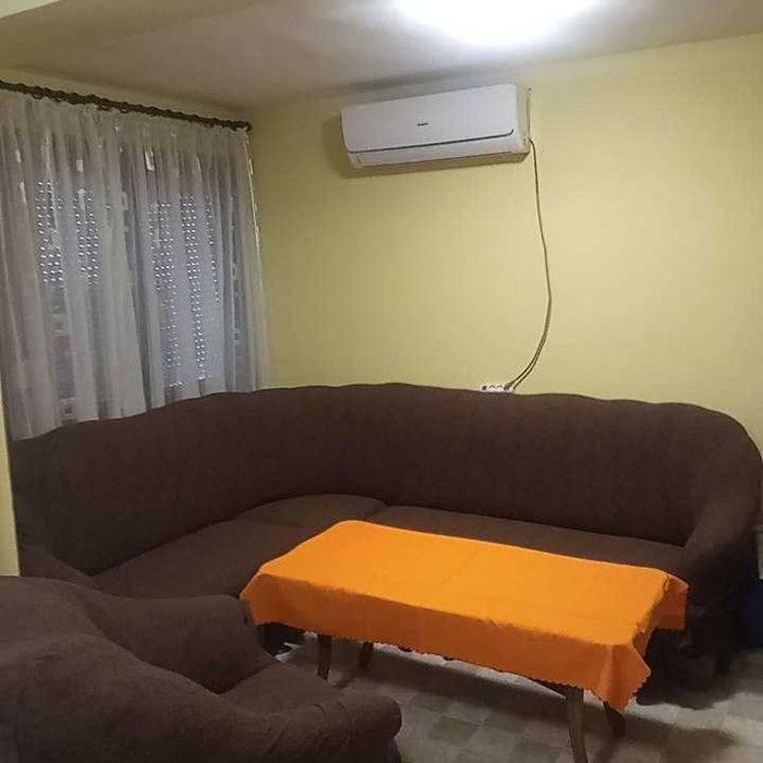 Дава се под наем Многостаен апартамент в Ямбол, Център - 120 кв.м за 408 € - Снимка #1