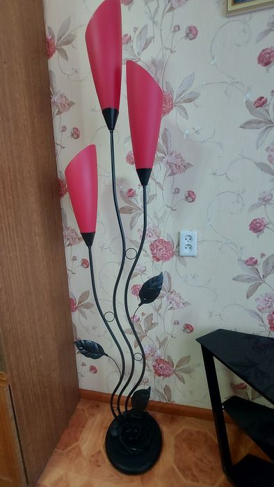 Напольная лампа (3 плафона)