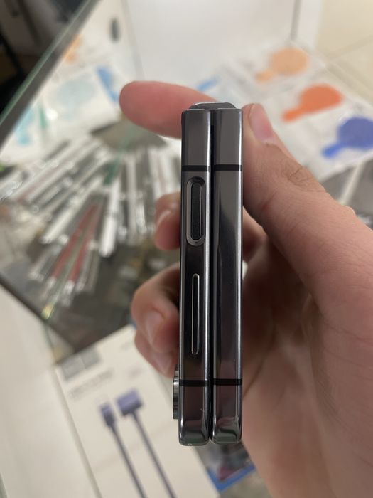 Samsung Galaxy z flip 5 256g