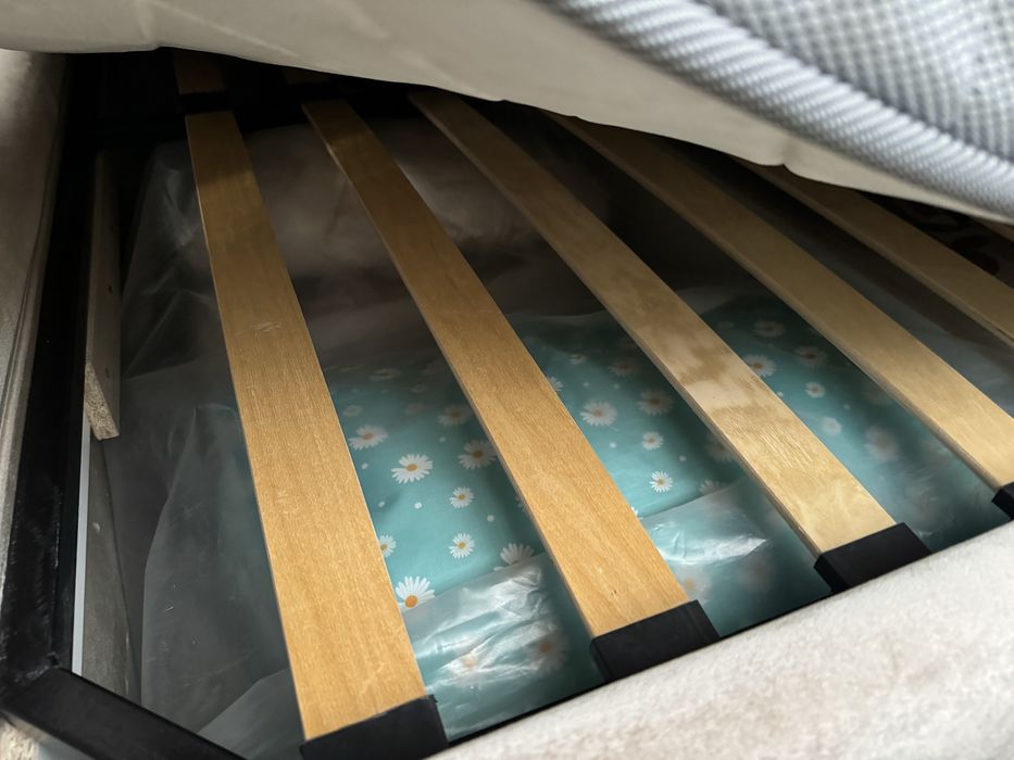 Продам спальный гарнитур