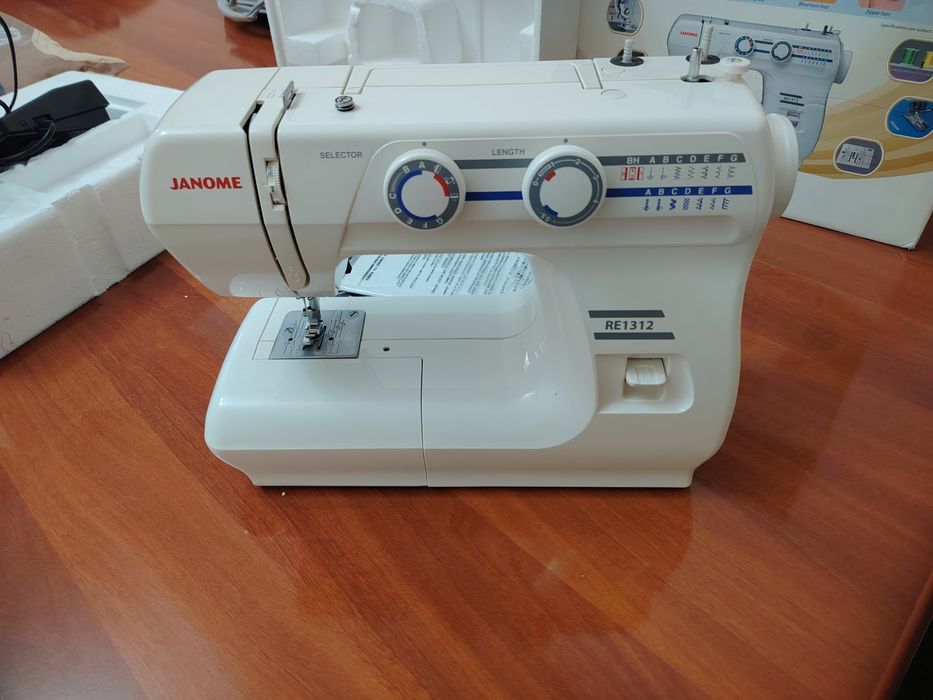 Швейная машинка Janоme RE1312 в отличном состоянии
